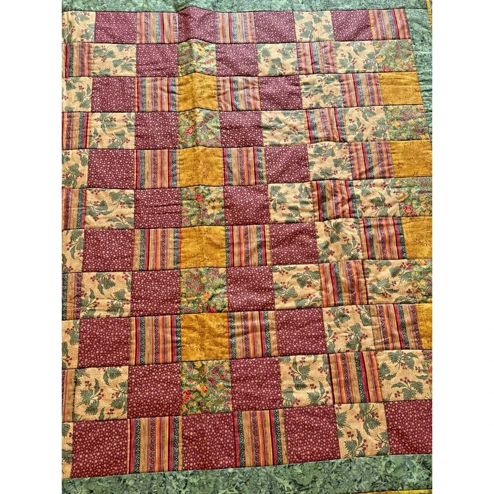 Vintage Handmade Patchwork Quilt Christmas Lap Blanket/Throw Fall/Harvest 48”